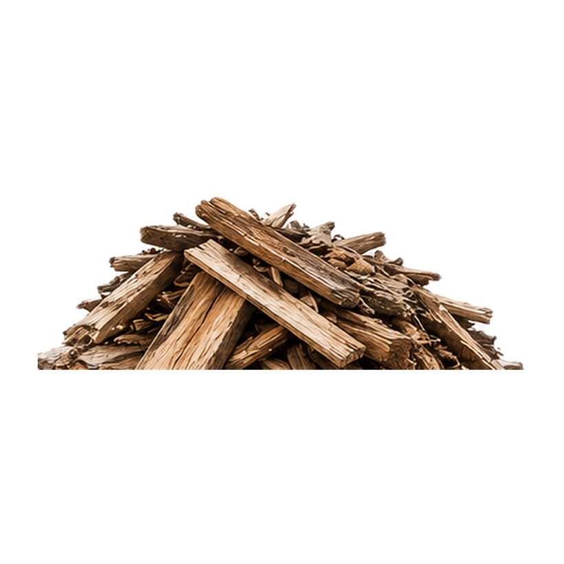 Haufen alter, verwitterter Holzbretter und Latten